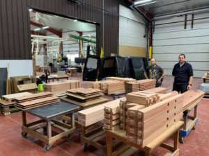 Mobilier sportif en bois signé Sunset Fitness