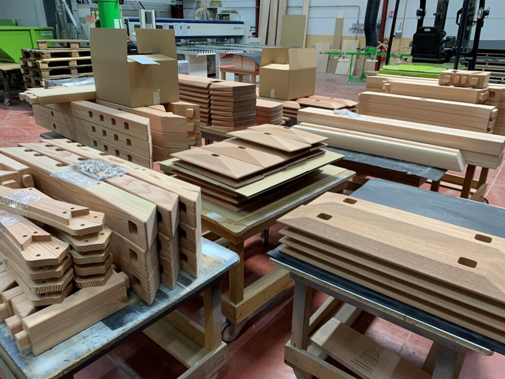 Favre Technics : experts de l'usinage bois et matériaux tendres (Nid d'abeille, panneaux sandwichs, composites) dans le Haut Bugey (01)
