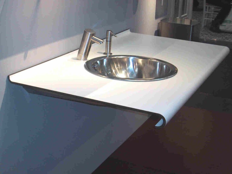 Plan vasque en compact HPL postformé