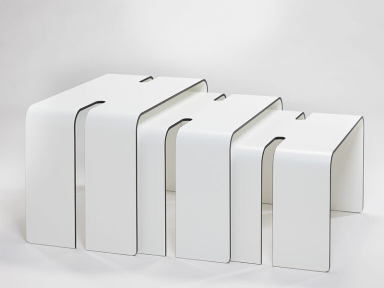 Mobilier technique en stratifié compact postformé