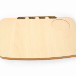 Tablette pour siège de train en contreplaqué bouleau, replaqué stratifié. Tablette pour siège de train en contreplaqué bouleau, replaqué stratifié.