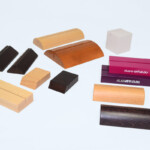 Socles rainurés de porte-visuels. Toutes dimensions et sections. Socles rainurés de porte-visuels. Toutes dimensions et sections.