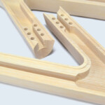 Usinage de précision d'une pièce en bois massif à la commande numérique. Usinage de précision d'une pièce en bois massif à la commande numérique.