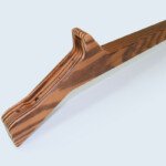 Élément de luminaire en bois rétifié (frêne). Élément de luminaire en bois rétifié (frêne).