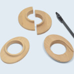 Pièces usinées recto-verso avec rainurage à mi-bois, en hêtre massif. Pièces usinées recto-verso avec rainurage à mi-bois, en hêtre massif.