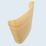 Dossier de fauteuil de salle de conférence en contreplaqué cintré et verni. Dossier de fauteuil de salle de conférence en contreplaqué cintré et verni.