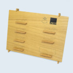 Présentoir à couteaux en CP peuplier replaqué chêne. Livré en kit, montage sans outil. Présentoir à couteaux en CP peuplier replaqué chêne. Livré en kit, montage sans outil.