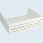 Bac de présentation pour comptoir. Réalisation type folding en CP bouleau. Finition laque blanche