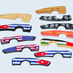 Habillage hêtre massif pour manche de coupe-cigares. Motifs décoratifs réalisés par impression numérique