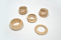 Bracelets en bois massif pour gainage cuir.