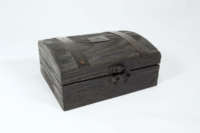 Coffret bois avec couvercle bombé - Pin de Caroline massif teinté noir