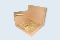 Coque de siège CP hêtre, fond OSB, placage chant courbe. Assemblage. Finition : vernis.