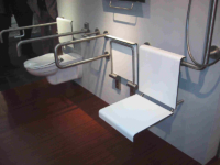 Équipement sanitaire en compact HPL postformé.